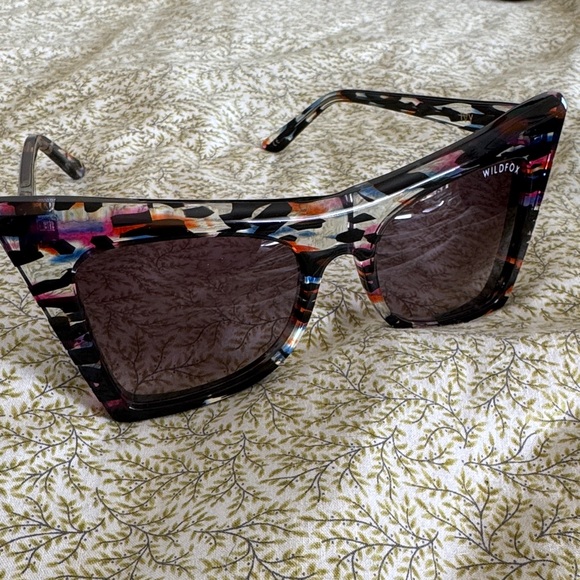 Wildfox Ivy Cat-Eye Sunglasses - Picture 1 of 7